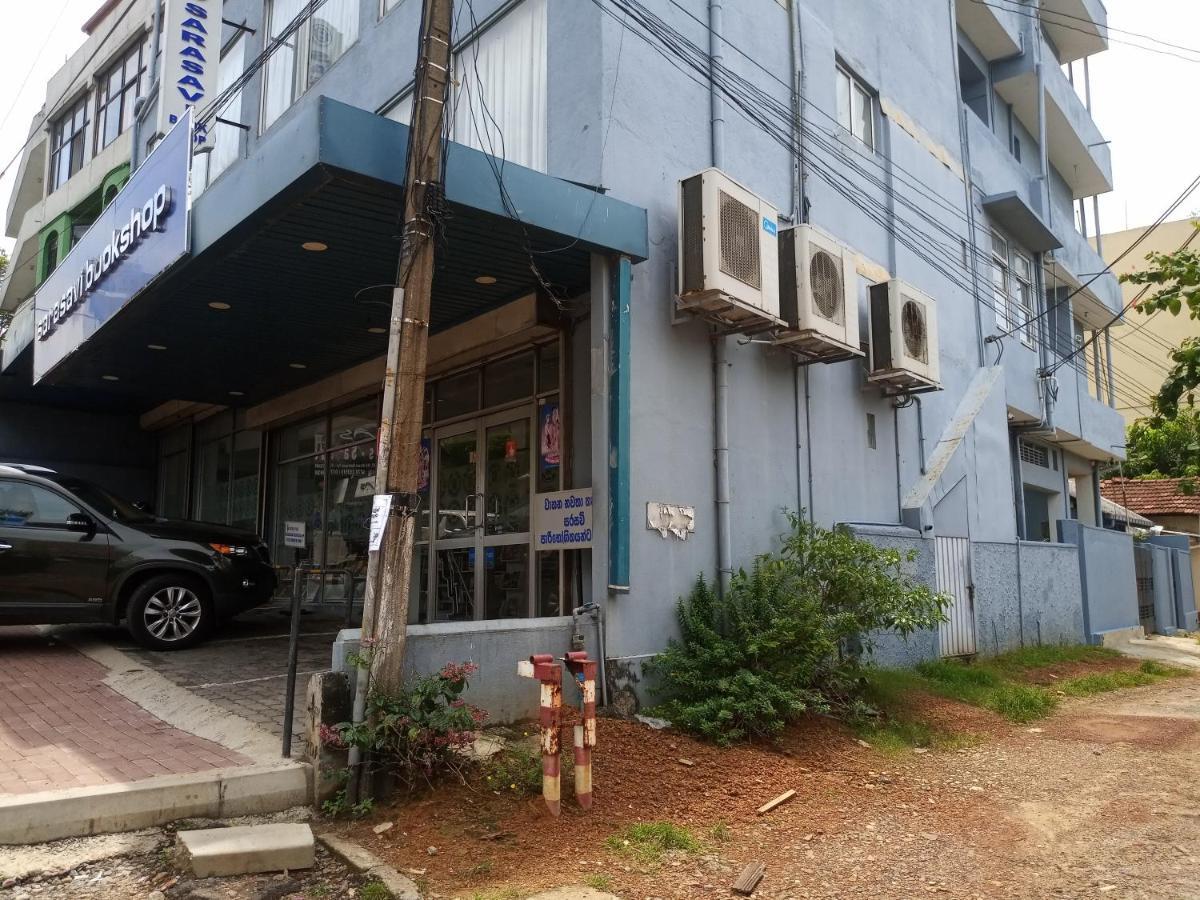 Apartamento Ocean Pebbles Dehiwala-Mount Lavinia Exterior foto